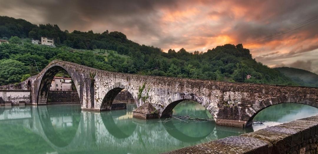 ボルゴ・ア・モッツァーノ Agriturismo Il Castelloヴィラ エクステリア 写真